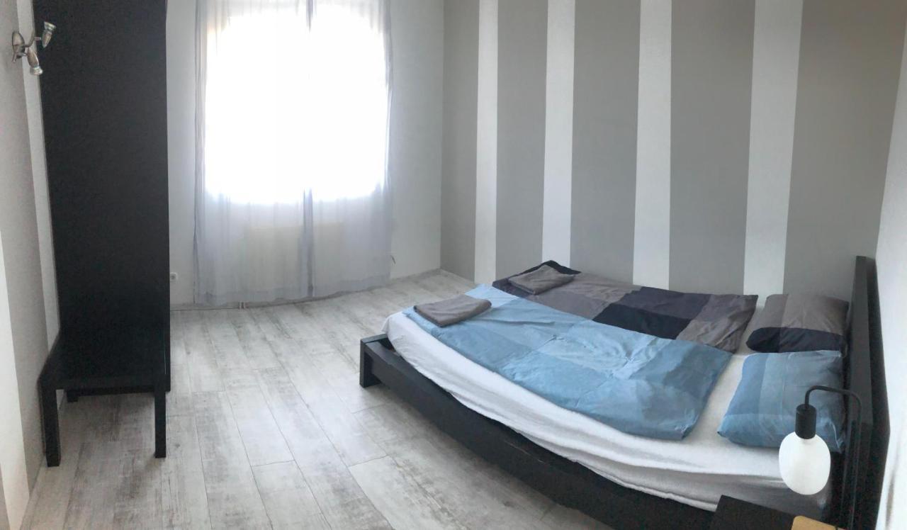 Bright, Spacious 3 Bedroom, Garage Apartment