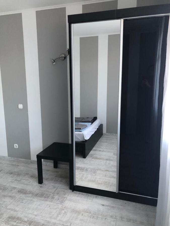 Apartment Bright, Spacious 3 Bedroom, Garage