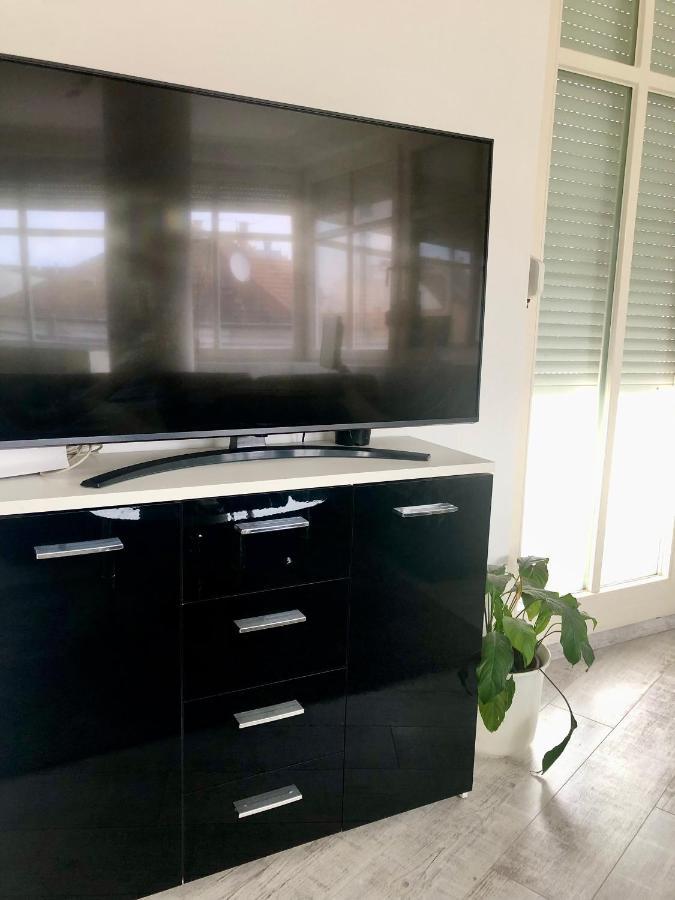 Bright, Spacious 3 Bedroom, Garage Apartament Budapeszt
